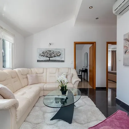 Apartment Igor *